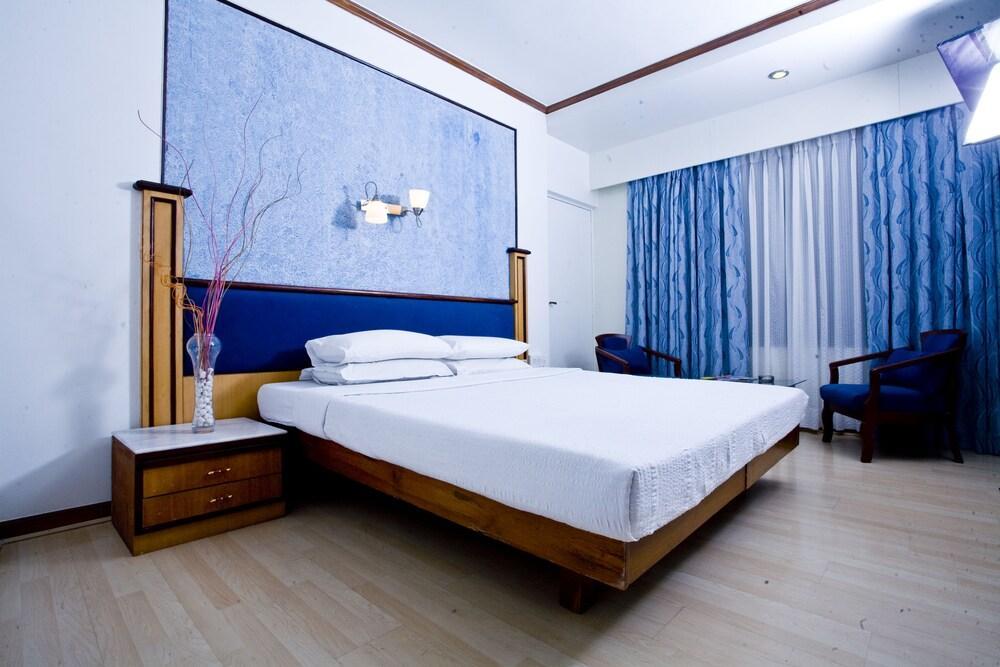 The President Hotel Shivajinagar Poona Buitenkant foto