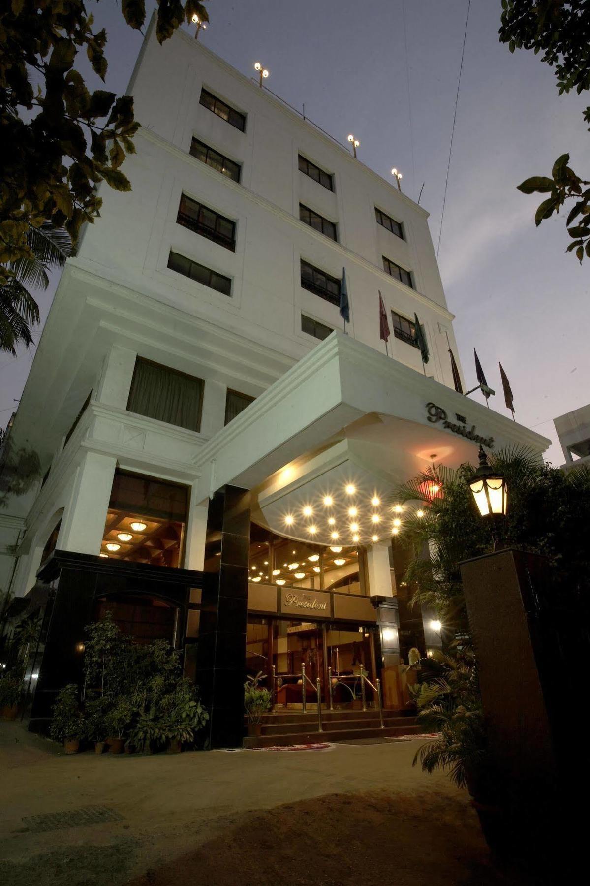 The President Hotel Shivajinagar Poona Buitenkant foto