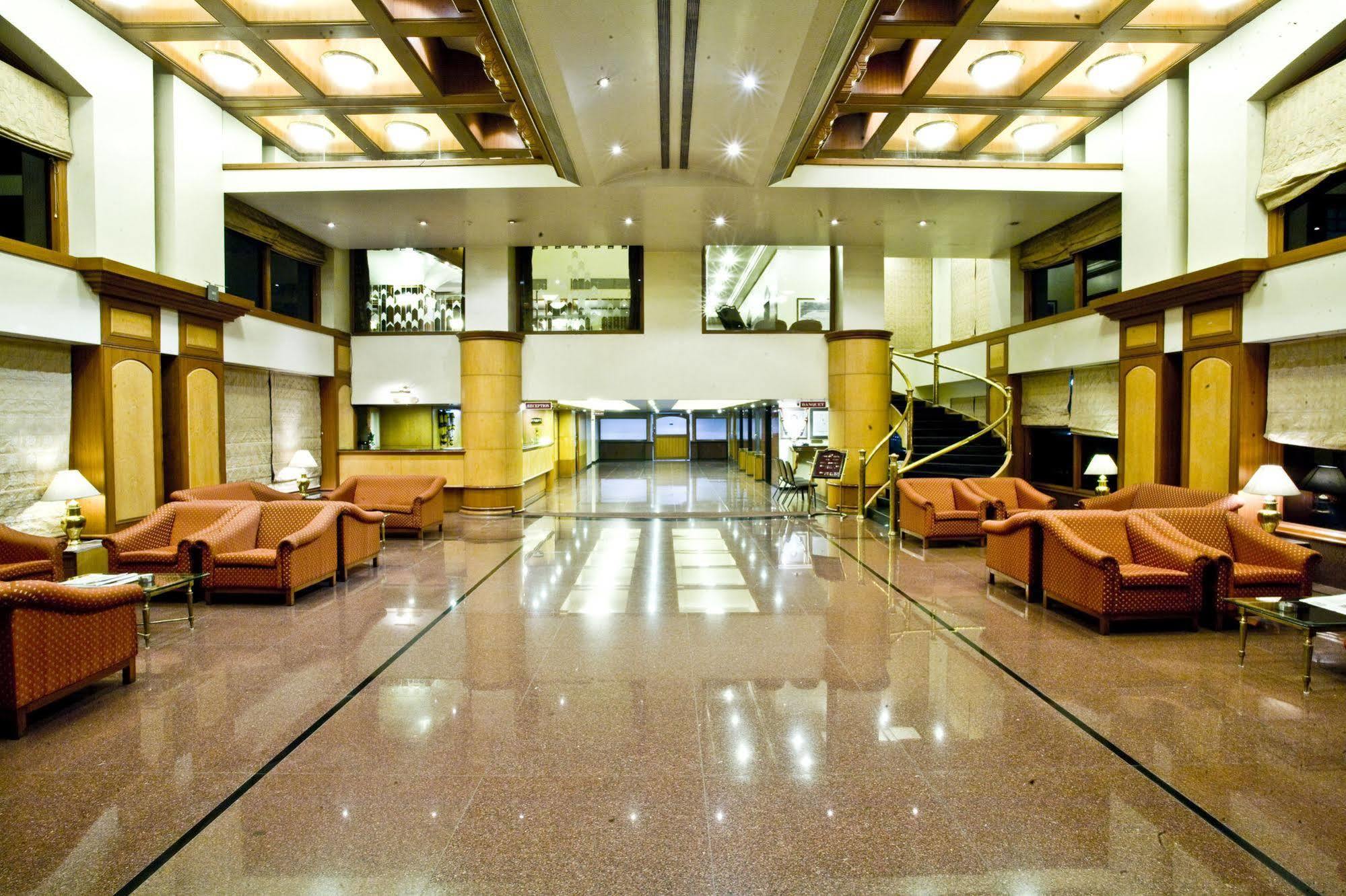 The President Hotel Shivajinagar Poona Buitenkant foto